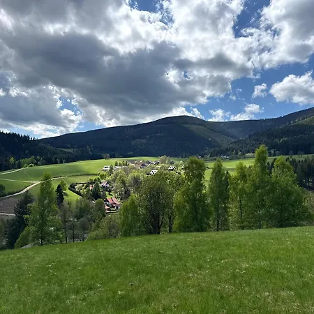Stribrna Chaloupka Na Vyhlidce