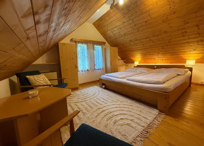 Stribrna Chaloupka Na Vyhlidce Lodge *